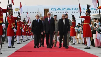 Касым-Жомарта Токаева торжественно приветствовали в Пакистане