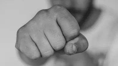 Житель Павлодара "случайно" покусал полицейских