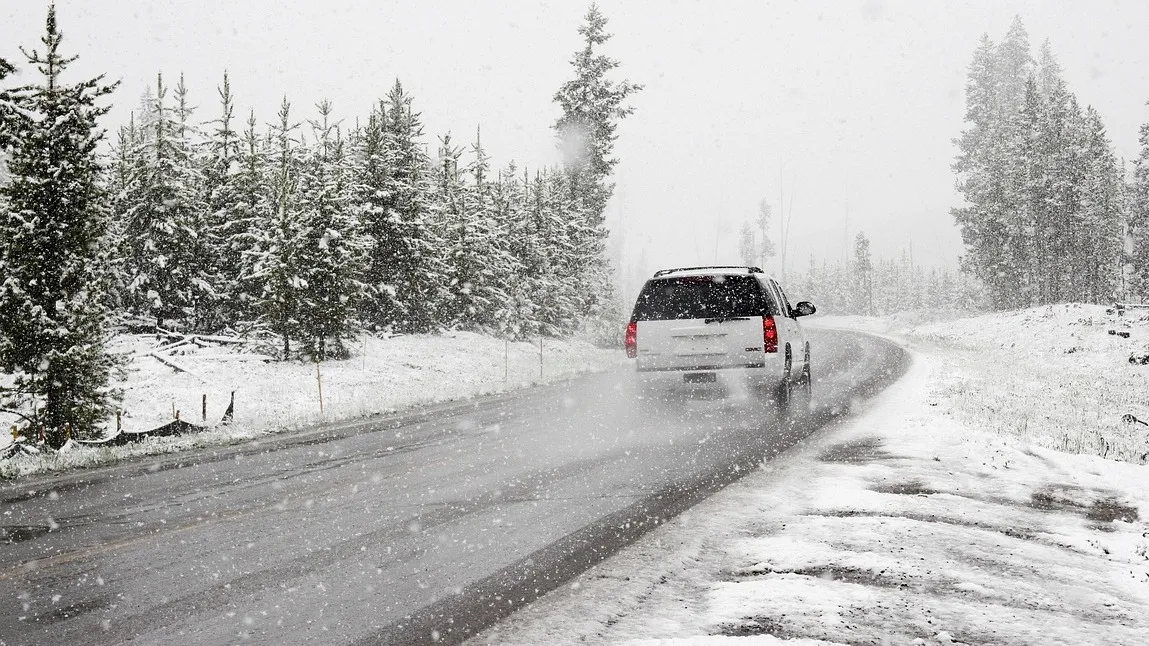 В Жамбылской области полиция спасла беременную дальнобойщицу фото на taspanews.kz от 13 февраля 2026 08:37