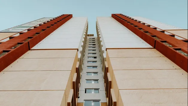 В Астане на 6 лет осудили главу строительной компании за растрату бюджетных средств