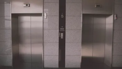 Житель Астаны получил 15 суток за домогательства к девочке 