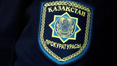 Работника прокуратуры задержали в Актюбинской области