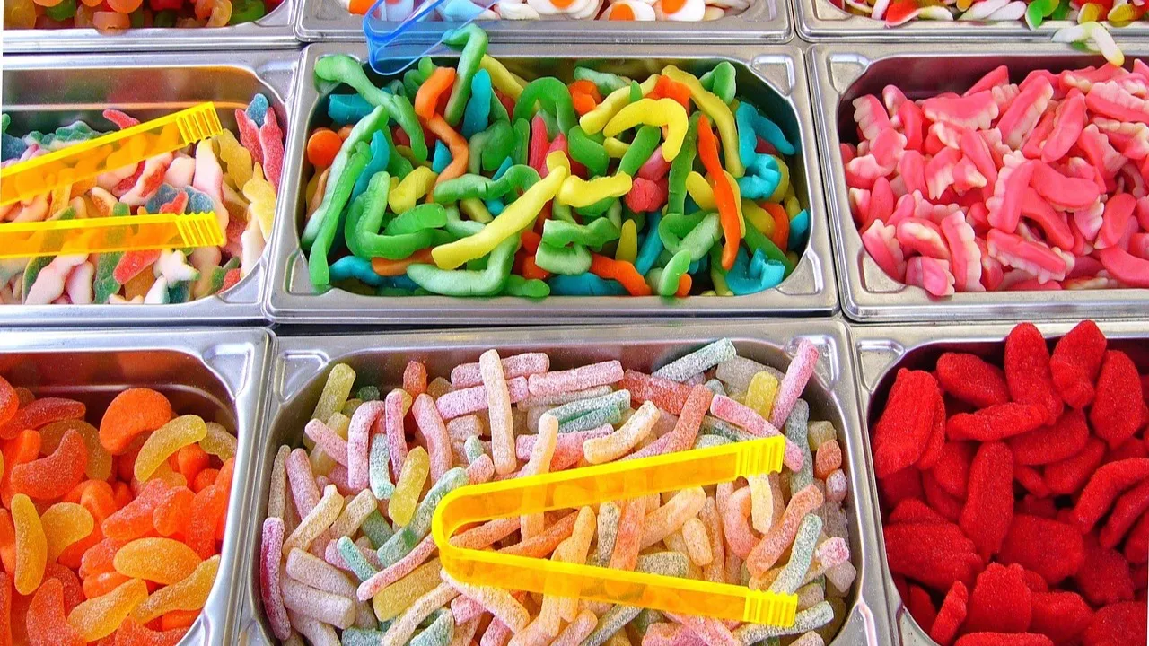 Жительница Костаная получила 250 тыс. тенге компенсации за червивые конфеты фото на taspanews.kz от 23 февраля 2026 11:49