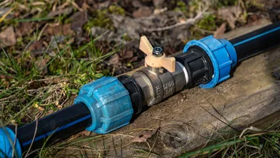 Жители одного из сел Алматинской области жалуются на недостроенный водопровод