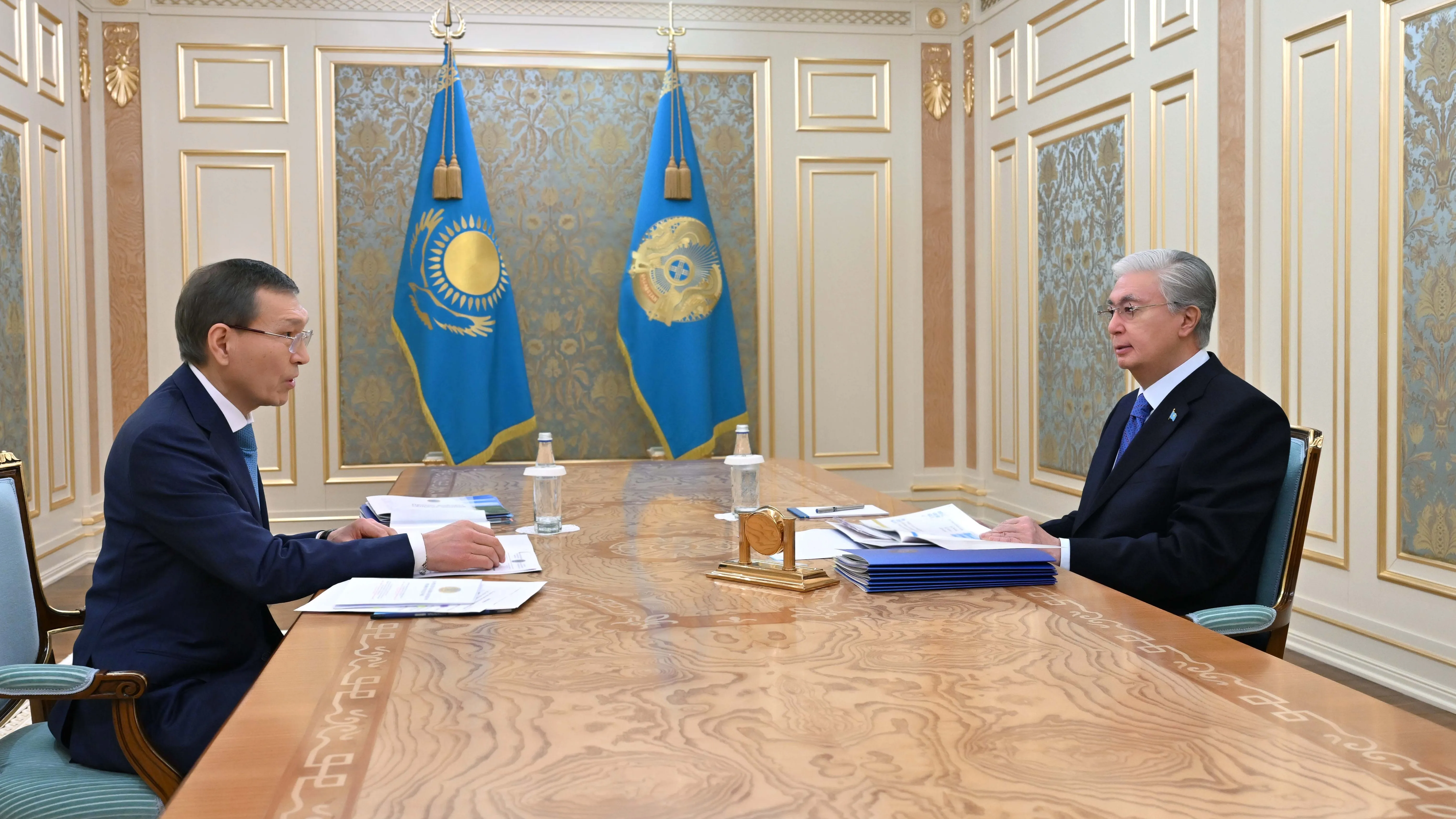 Токаев принял главу ЦК фото на taspanews.kz от 24 февраля 2026 14:23