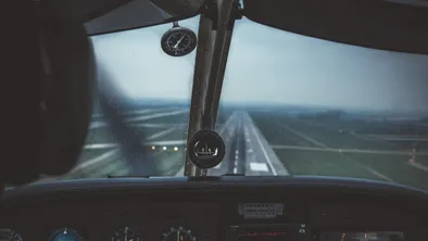 Борт санавиации разбился в Индии: погибли семь человек