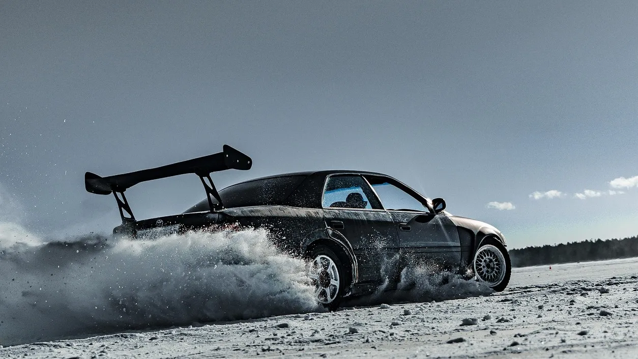 В Алматы оштрафовали водителя за опасный дрифт фото на taspanews.kz от 24 февраля 2026 16:37