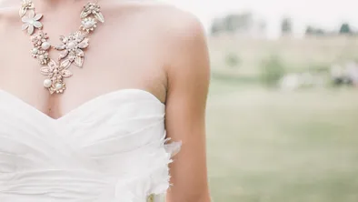 В Шымкенте влюбленные пары заполонили ЗАГС