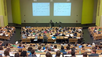 В Шымкенте мошенники обманули студентов с плохой успеваемостью 