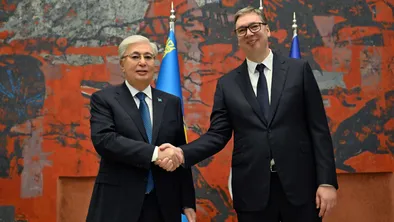 Токаев провел переговоры с президентом Сербии