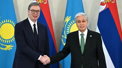 Президент наградил главу Сербии почетным орденом