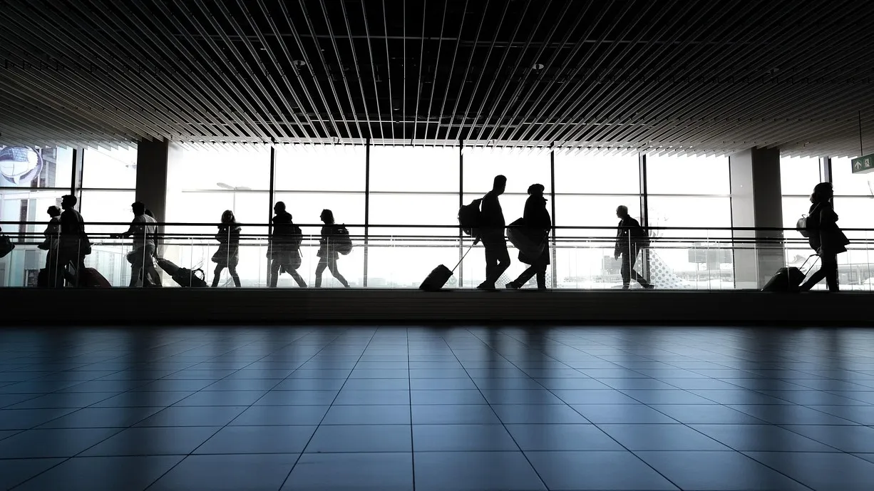 Иранские беспилотники повредили аэропорт в Азербайджане фото на taspanews.kz от 05 марта 2026 14:16