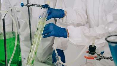 «Пластик с характером металла»: как казахстанская ученая работает над электроникой будущего