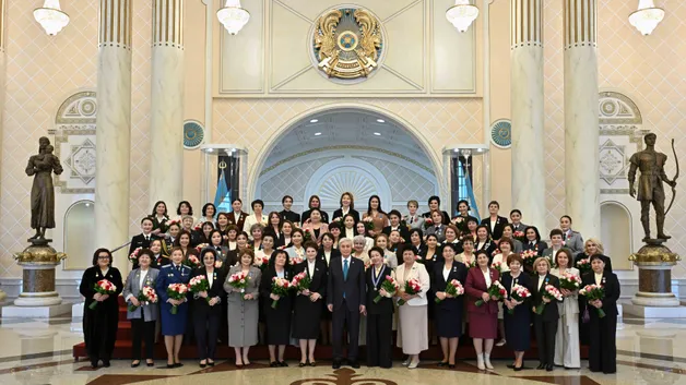 Токаев поздравил женщин с 8 марта