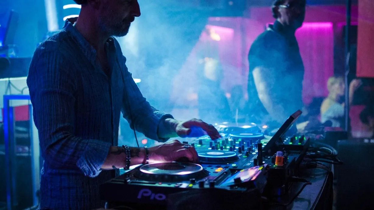 В Астане подростки устроили вечеринку в ночном клубе фото на taspanews.kz от 10 марта 2026 12:13