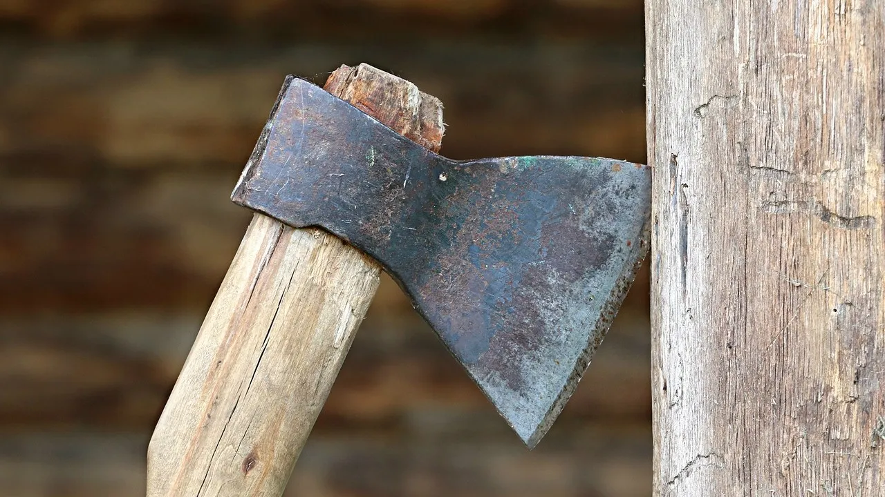 Ночью столичные пожарные тушили огонь в бане фото на taspanews.kz от 16 марта 2026 10:03