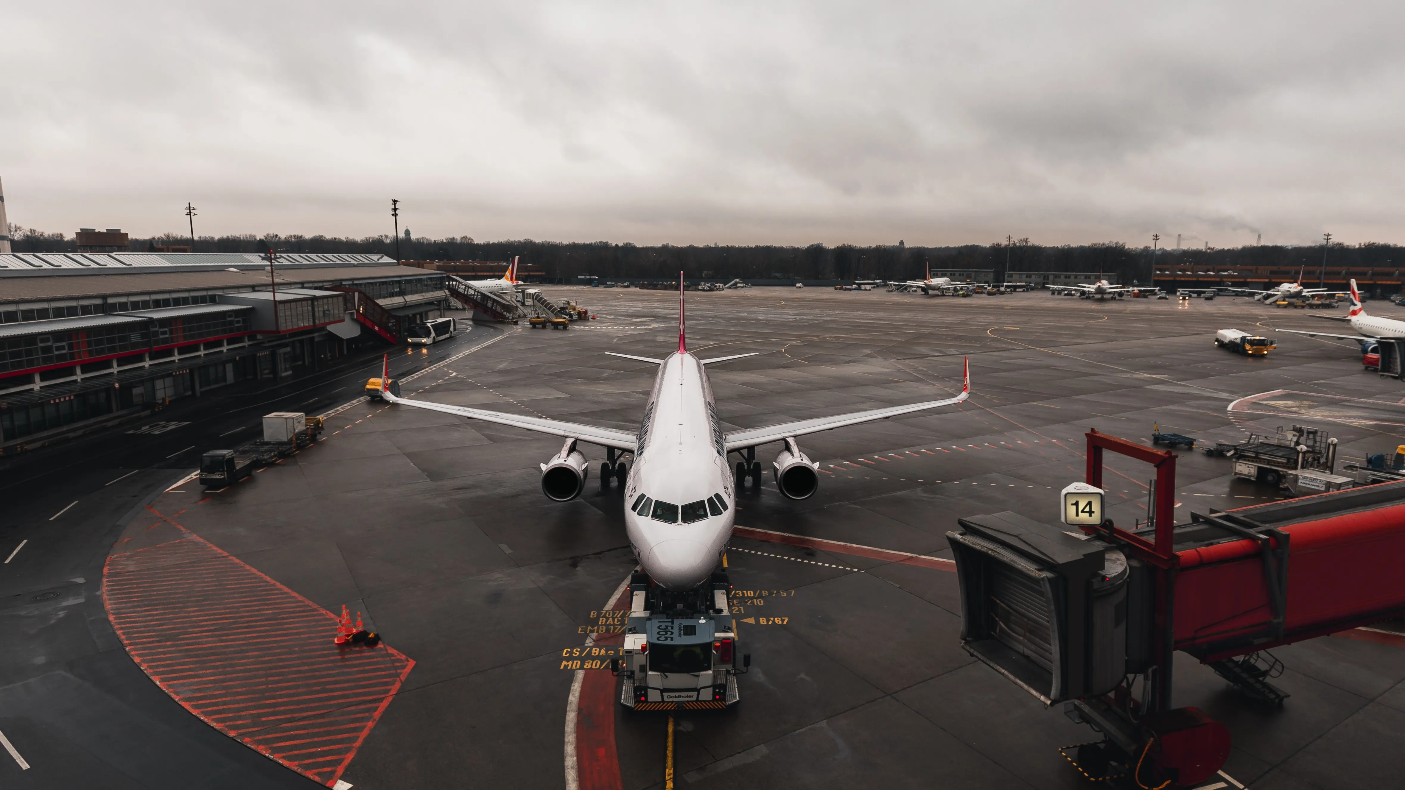 В Минтрансе сказали, когда самолеты снова начнут летать в страны Ближнего Востока фото на taspanews.kz от 19 марта 2026 12:10