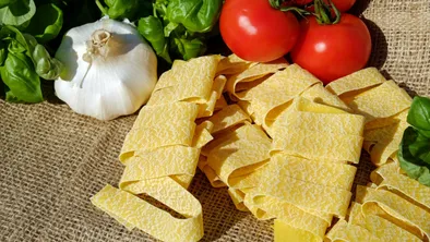 На какие продукты казахстанцы тратят больше всего денег?