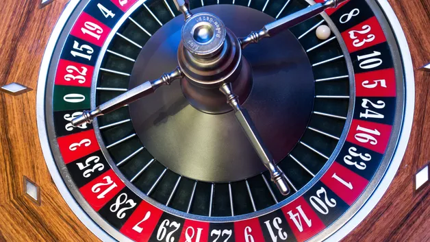 В Атырау чиновника уволили из-за азартных игр