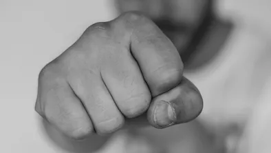 Мужчину оправдали после избиения подростка: прокуратура отменила решение