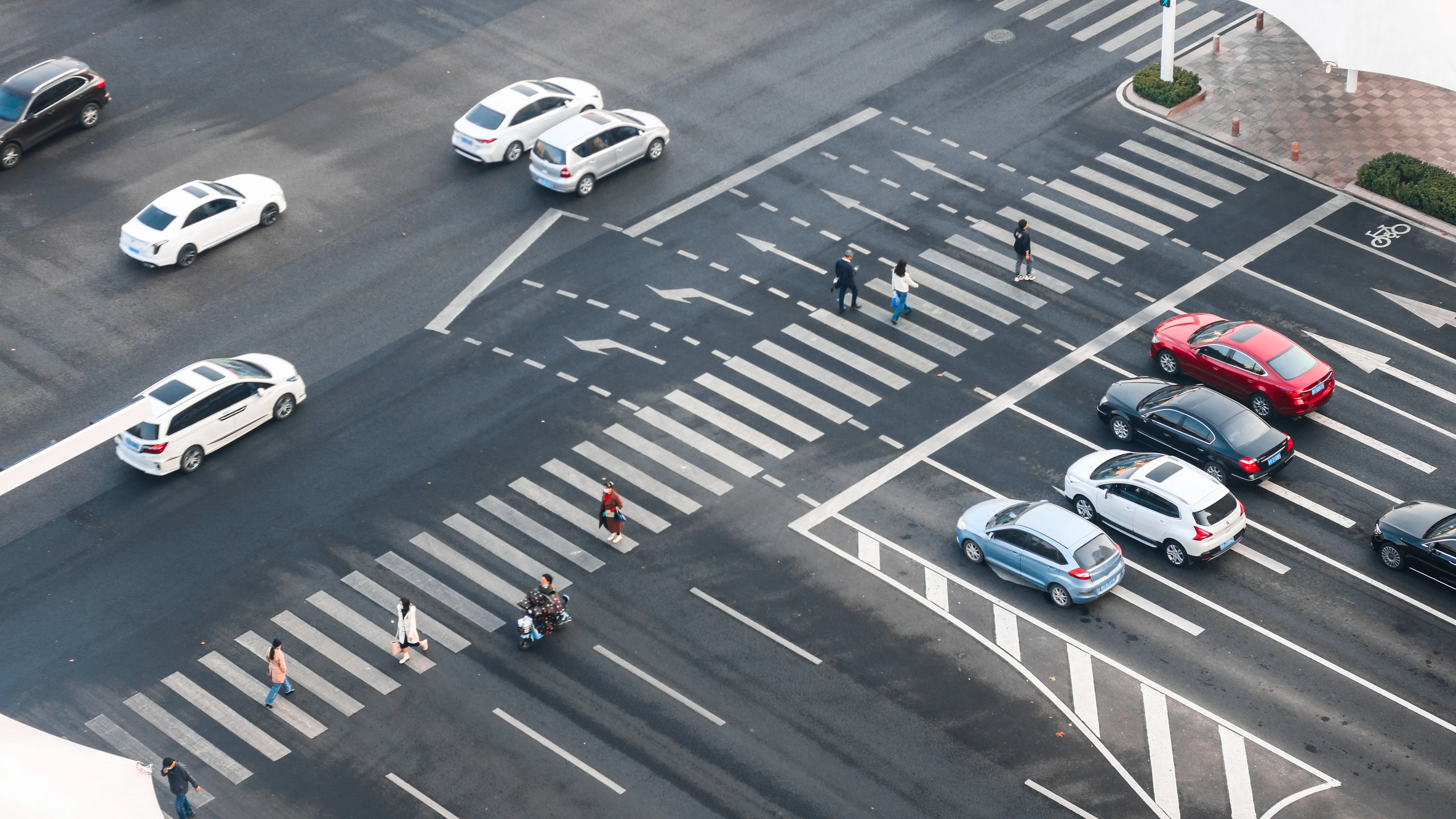 Смертельное ДТП в Алматы на Аль-Фараби: служебное расследование проведут в отношении полицейских фото на taspanews.kz от 26 марта 2026 16:47