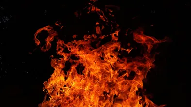 В Алматы загорелось офисное здание: двое пострадали