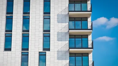 Фасады 60 жилых домов обновят в Алматы