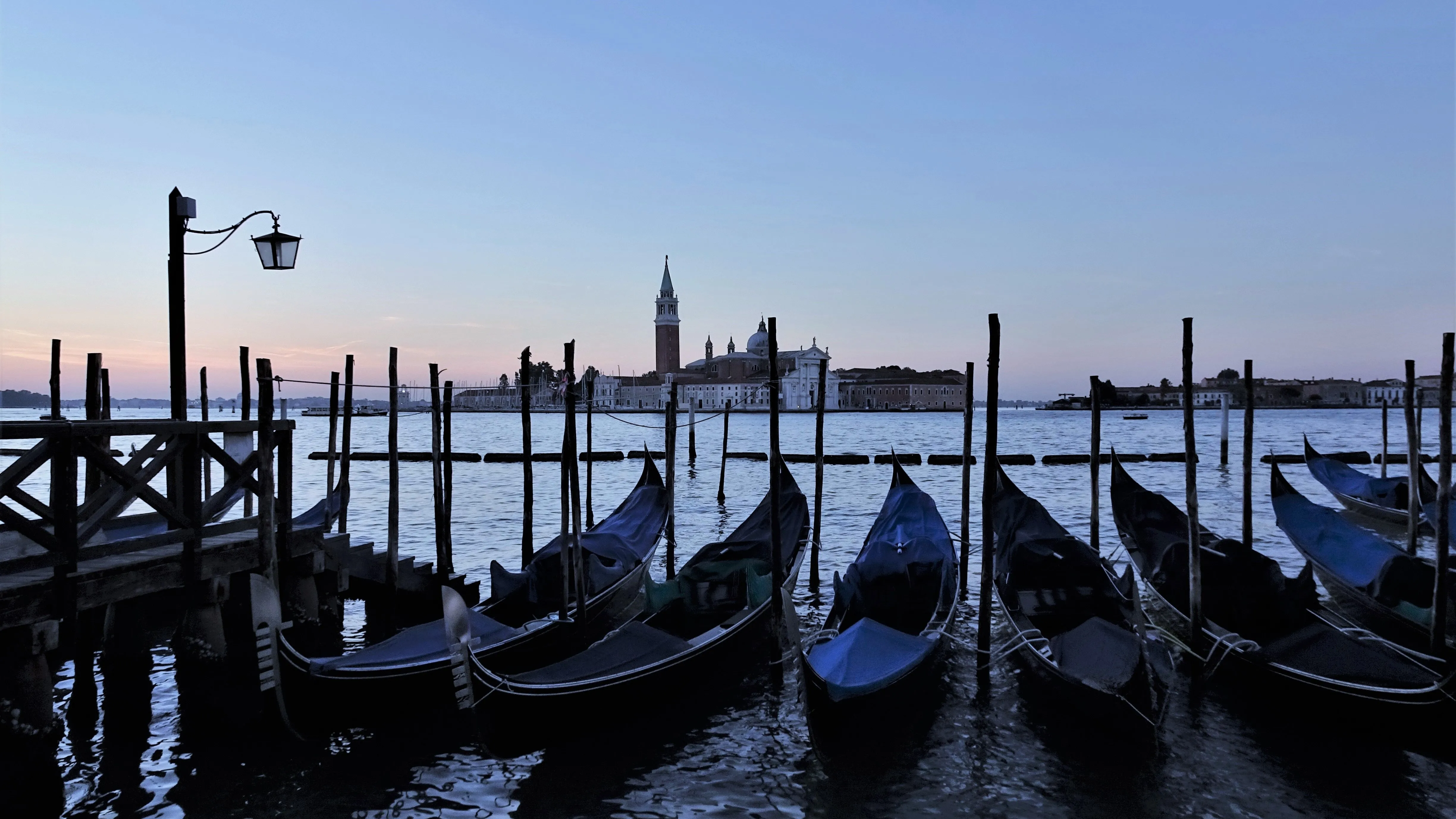 40 мигрантов погибли у берегов европейских стран фото на taspanews.kz от 02 апреля 2026 09:19