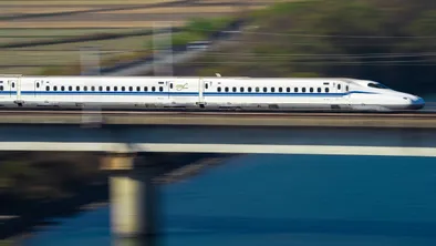 Почти 200 светофоров установили в Астане на LRT