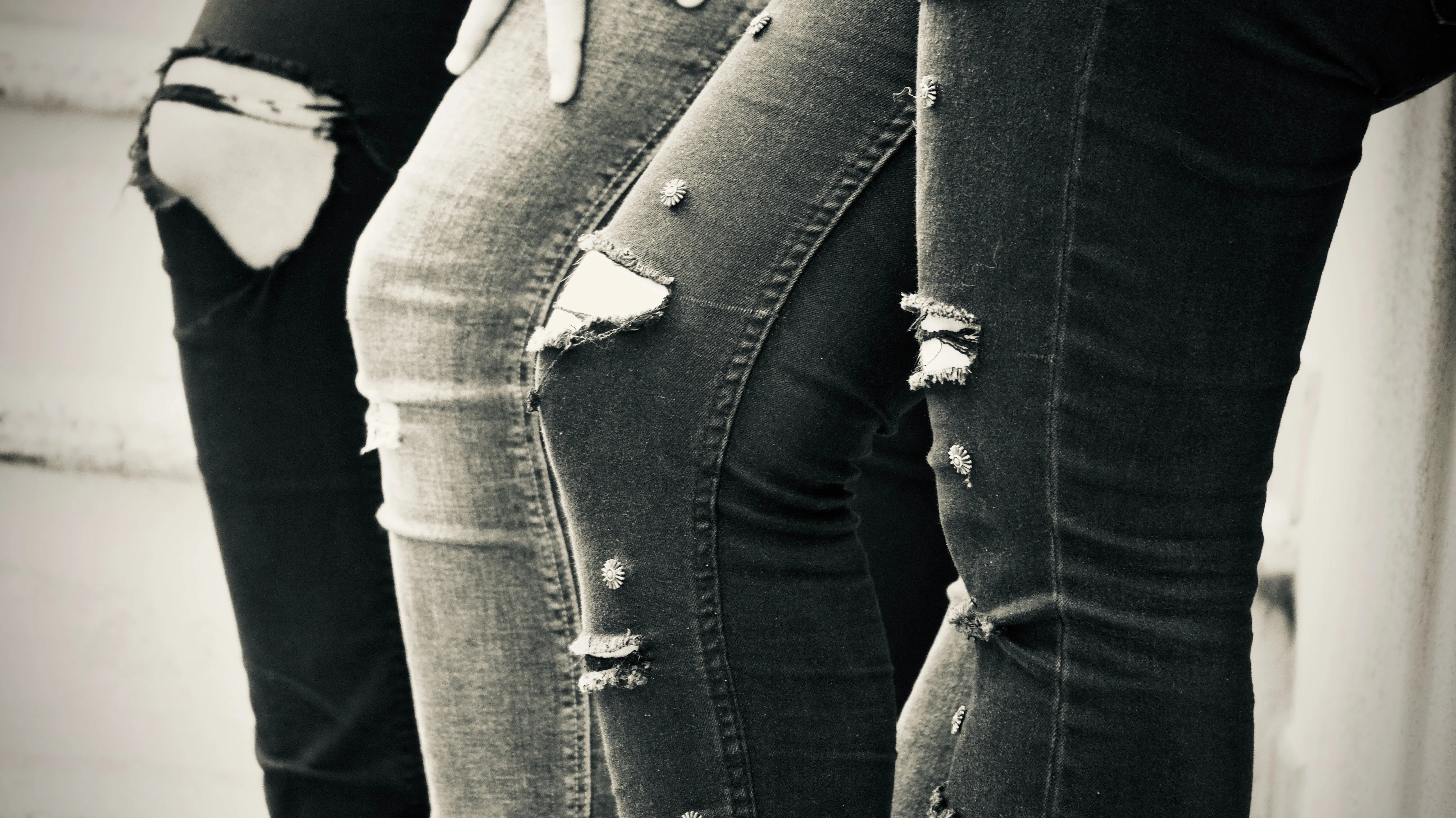 Подростки-иностранцы кидались в прохожих камнями в Алматы фото на taspanews.kz от 03 апреля 2026 12:15