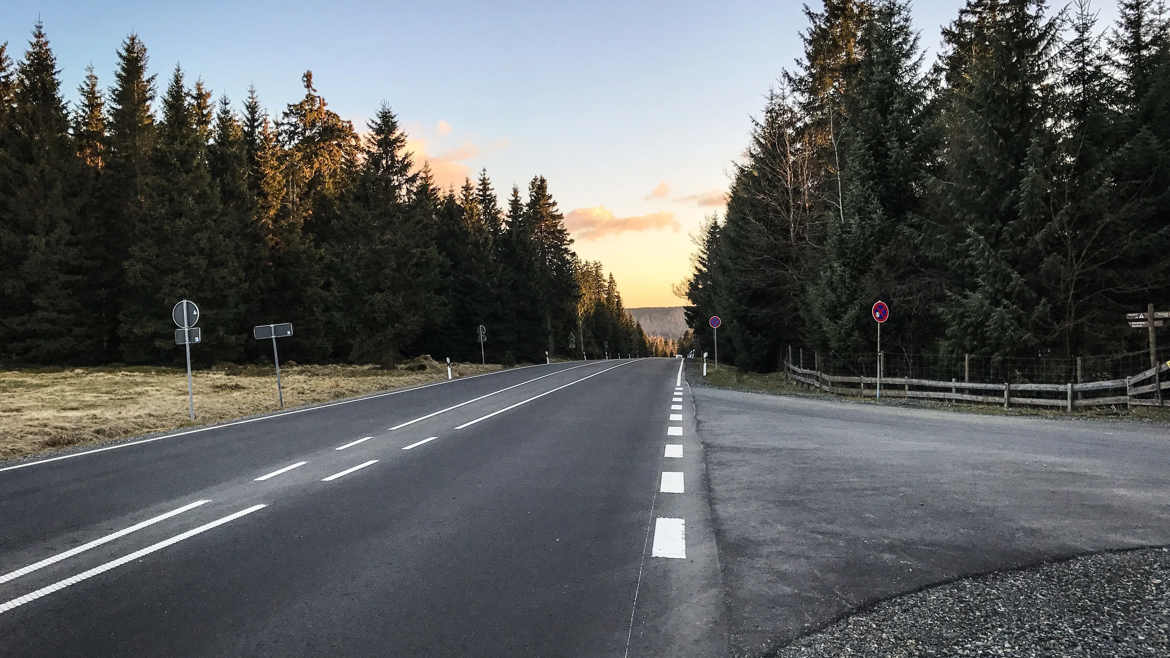 ДТП с вахтовым автобусом близ Караганды: семеро госпитализированы фото на taspanews.kz от 06 апреля 2026 11:51