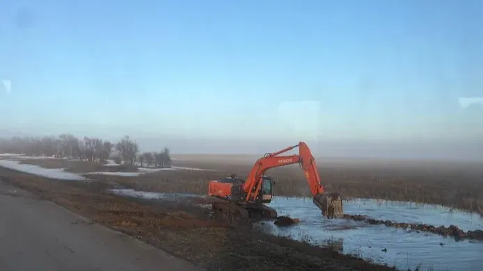 Прорыв плотины в Акмолинской области: угрозы затопления нет фото на taspanews.kz от 06 апреля 2026 13:58