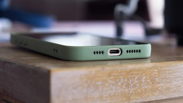 Бектенов дал важное поручение по поводу верификации смартфонов