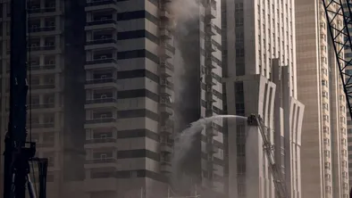 40 человек эвакуировали из горящего дома в Атырау