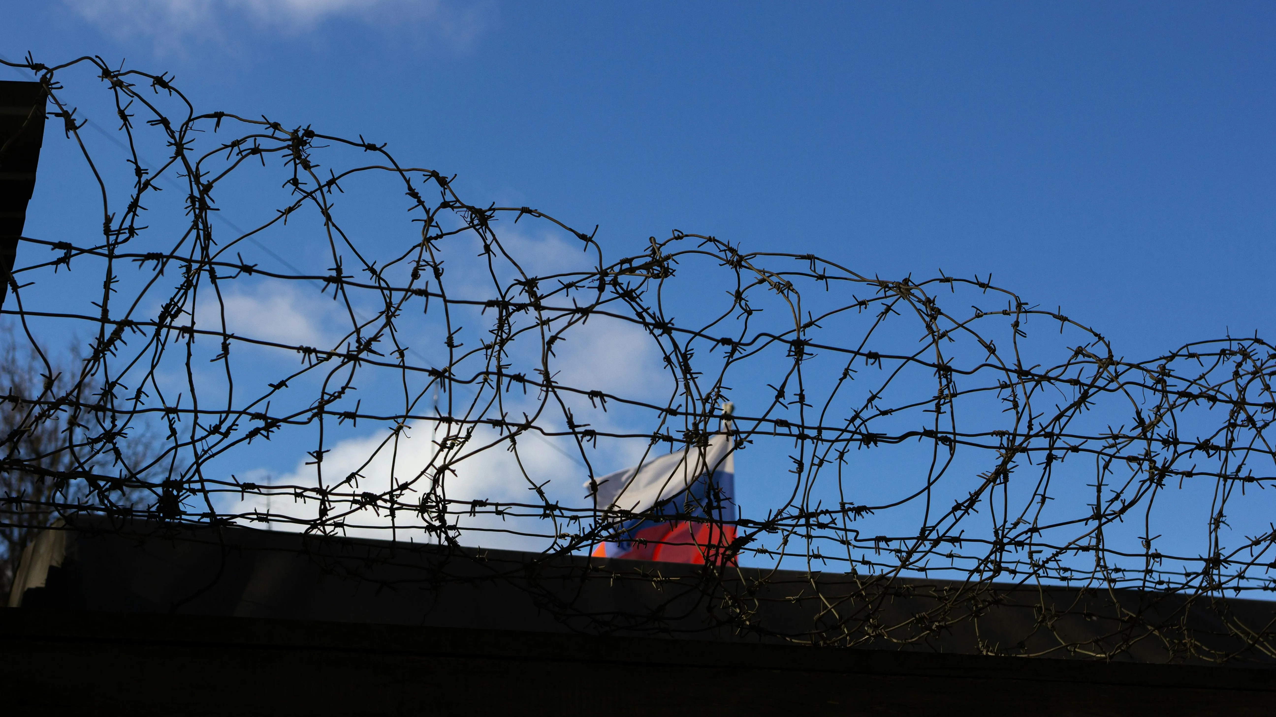 Иностранцев, депортированных из России, осудили за попытку незаконного пересечения казахстанской границы фото на taspanews.kz от 24 апреля 2026 11:31