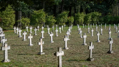 Могильные надгробия крали с кладбища в Астане