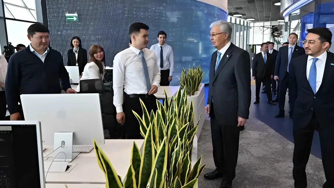 Токаев посетил Международный ИИ - центр Alem.ai фото на taspanews.kz от 24 апреля 2026 14:51