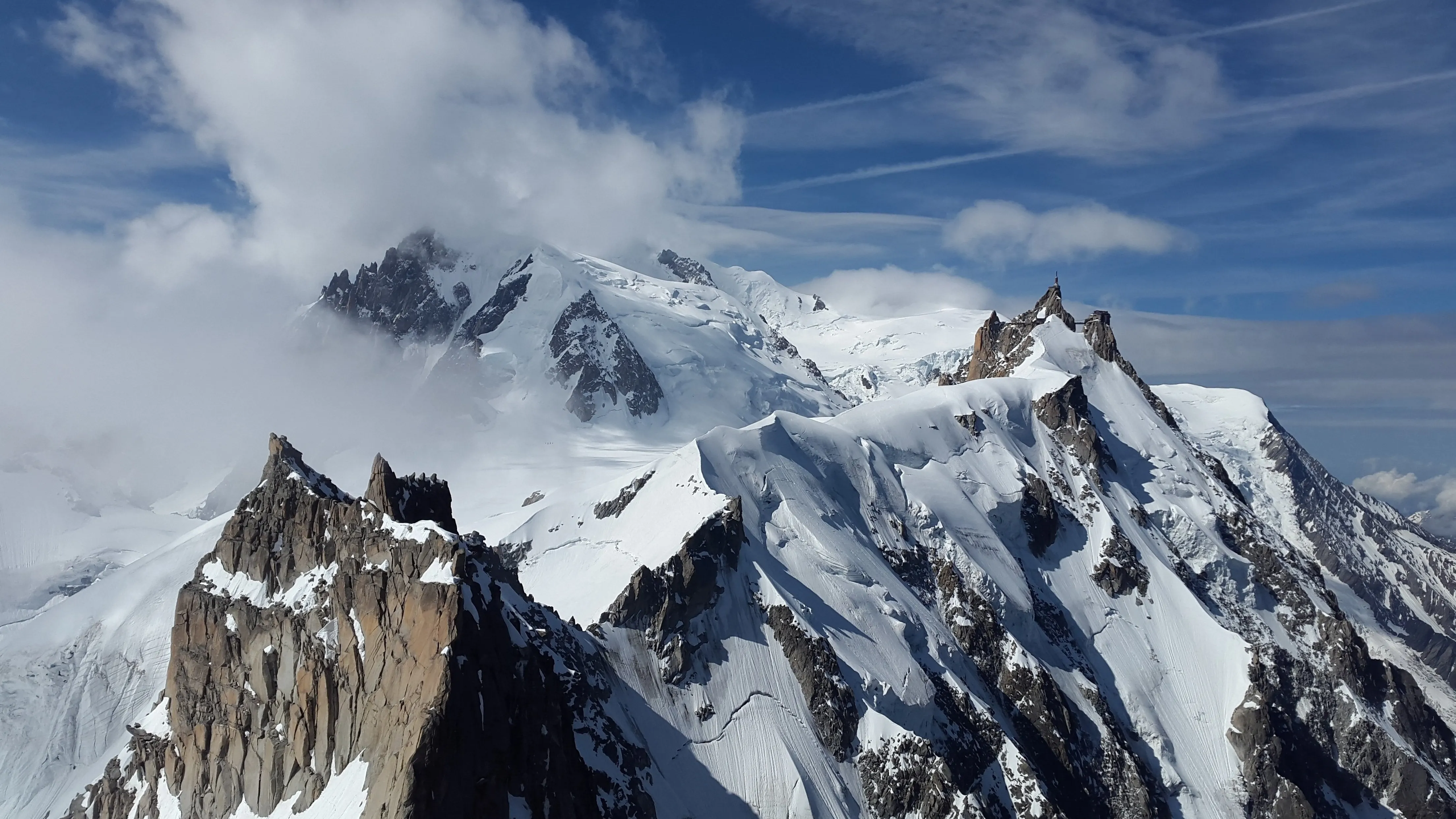 В горах Алматы спасли заблудившихся туристов фото на taspanews.kz от 27 апреля 2026 08:58