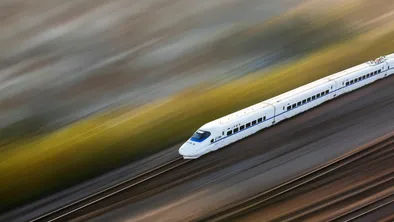 С 28 апреля можно оформить проездной на LRT в Астане