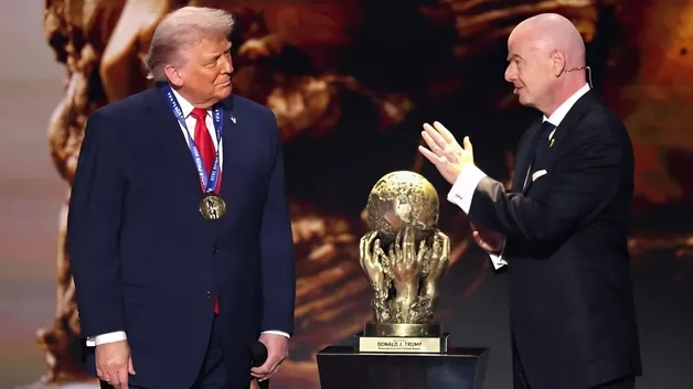 Трамп получил премию мира от FIFA: почему это решение подвергли критике