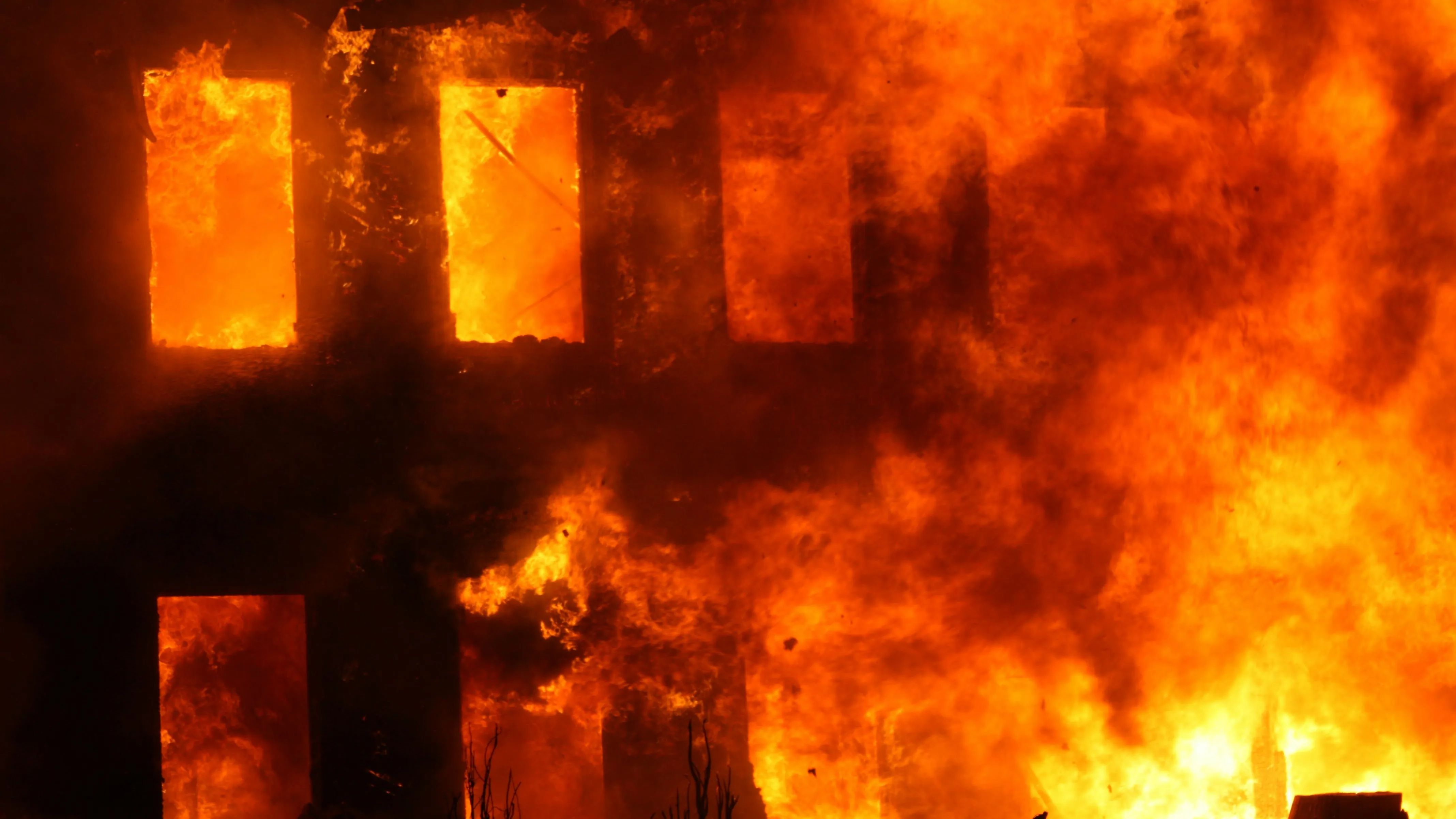 В Шымкенте загорелся цех по производству пластика фото на taspanews.kz от 28 апреля 2026 15:12