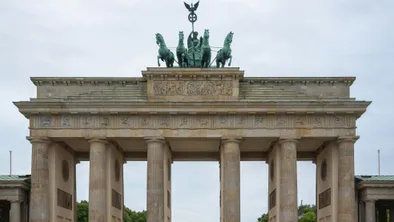 DW: казахстанца задержали в Германии по подозрению в шпионаже на РФ