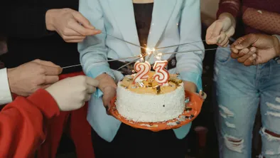 В Алматы свечи на торте привели к пожару в кафе