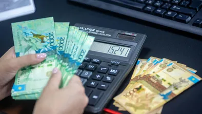 В ВКО чиновник подозревается в преступной деятельности