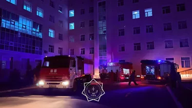 В Астане эвакуировали детскую больницу из-за пожара