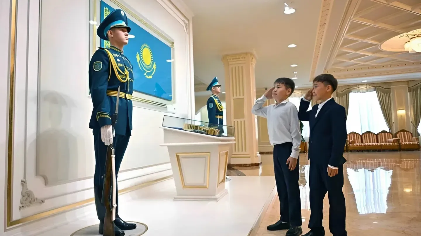 Казахстанским школьникам провели экскурсию в Акорде фото на taspanews.kz от 01 июня 2026 10:30