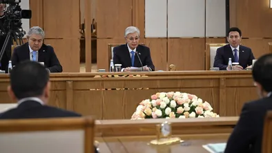 Токаев и Христодулидис провели переговоры в расширенном составе