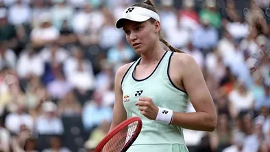 Рыбакина потерпела неожиданное поражение перед Уимблдоном