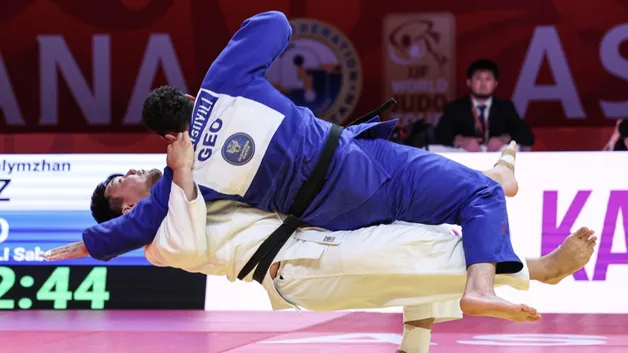 Казахстан выиграл золото и серебро в одном финале Кубка Европы по дзюдо