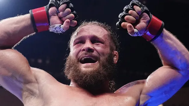 Рафаэль Физиев жестко высказался о новых рейтингах UFC после победы